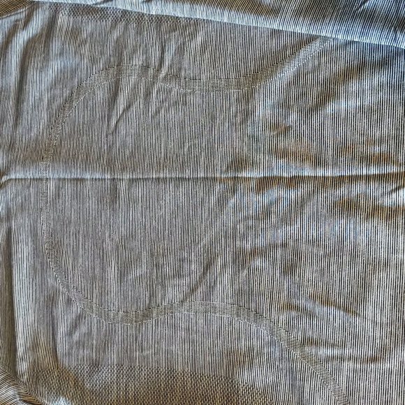 Lululemon Long Sleeve NWOT - Picture 2 of 6